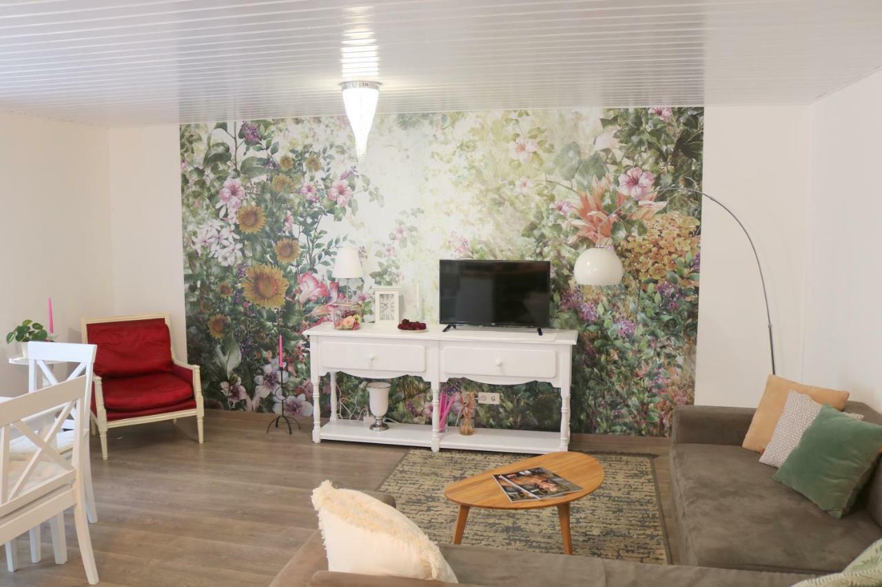 Soutterain - Wohnung Mit Senkgarten Weingarten  Luaran gambar